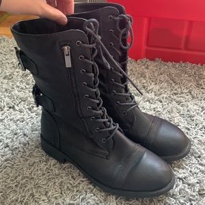 Combat boots